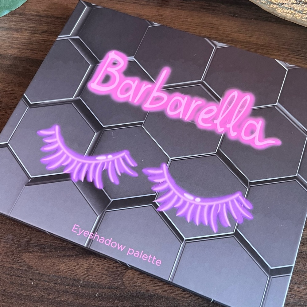 Beebeuty London Barbarella Eyeshadow Palette